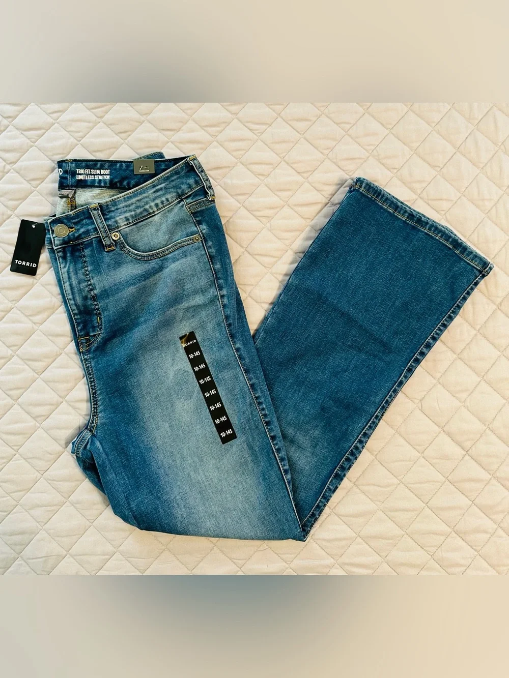 NWT Torrid Trio Fit Slim Boot Limitless Stretch Mid-Blue Straight Jeans - 10-14